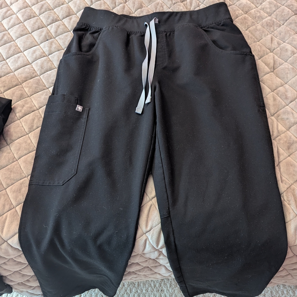 Figs Men's Black Jogger Scrub Pants with Contrast Drawstrings